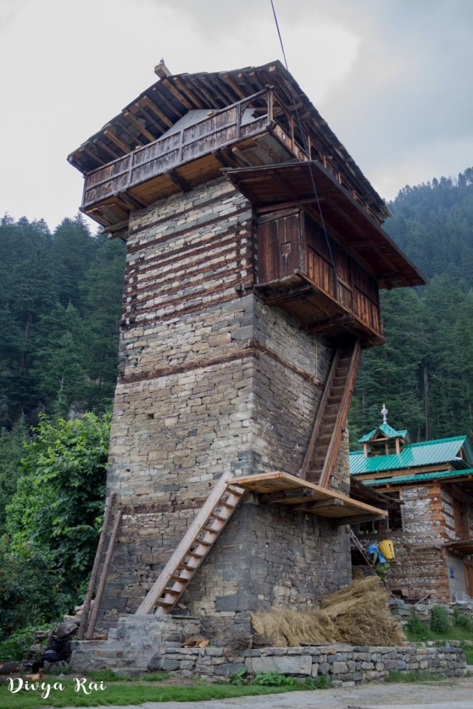 Structure of Dev Bhandar at Chehni Kothi Kullu