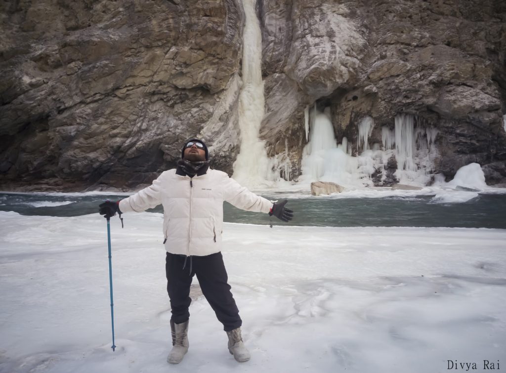 Photography Poses For Chadar Trek.